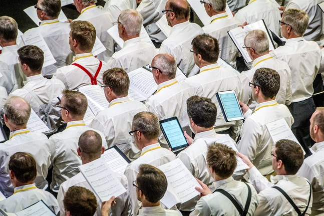 År 2020 har varit ett annorlunda år för den som har sång och musik som hobby. Det här fotot togs i ishallen i Karleby under Förbundskonserten på 2016 års stora finlandssvenska sångfest.