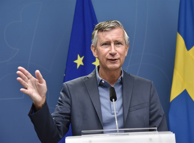 Sveriges vaccinsamordnare Richard Bergström tror att alla vuxna svenskar kan vaccineras innan midsommar. Arkivbild.