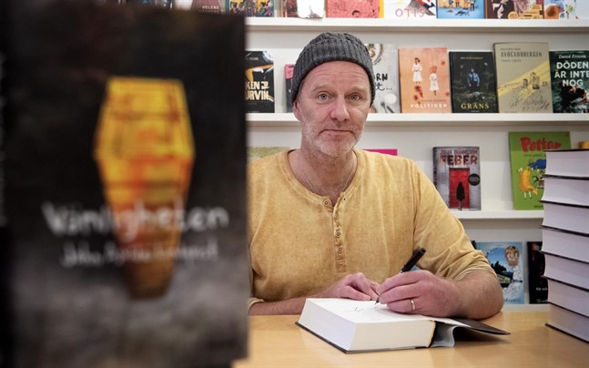 John Ajvide Lindqvist är aktuell med den nya romanen "Vänligheten".