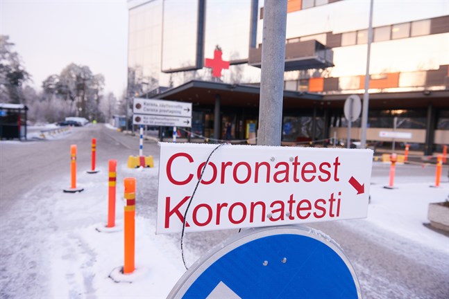 Ta ett coronatest vid minsta lilla antydan till problem. Den uppmaningen gäller fortfarande.