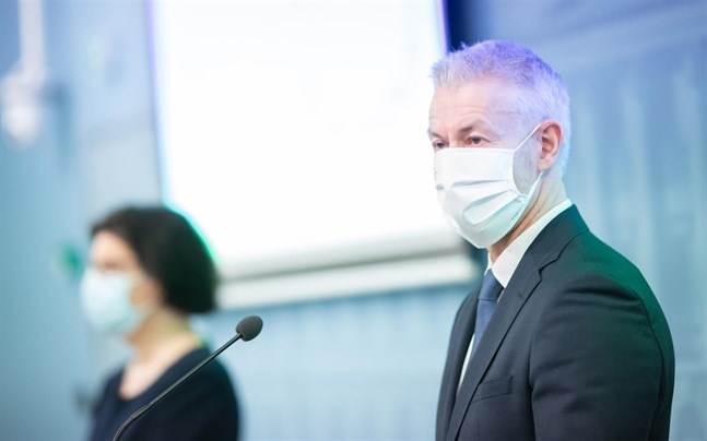 Taneli Puumalainen, överläkare vid Institutet för hälsa och välfärd, säger att de fall som upptäckts av det muterade coronaviruset kartlagts noggrant.