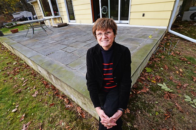 Biokemisten Katalin Karikó föddes i Ungern 1955 och flyttade till USA i mitten av 1980-talet. Hennes arbete kring mRNA har banat väg för de Pfizer och Biontech och Moderna vacciner mot coronaviruset.