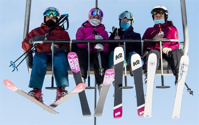 Liftarna hålls stängda i de franska alperna. Bilden är tagen i Verbier i Schweiz där liftarna hålls öppna.