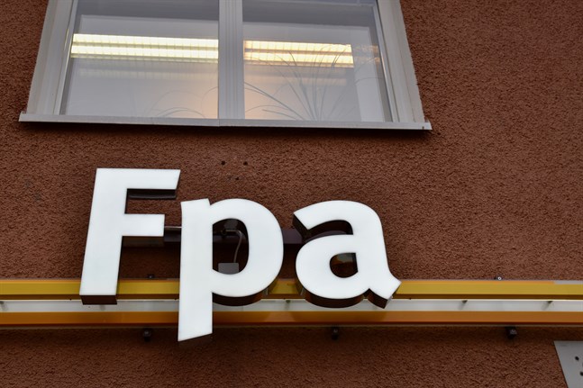 Folkpensionsanstalten kan bevilja studielånskompensation och studielånsavdrag till studerande vars studier fördröjts med högst ett halvt läsår på grund av coronapandemin.