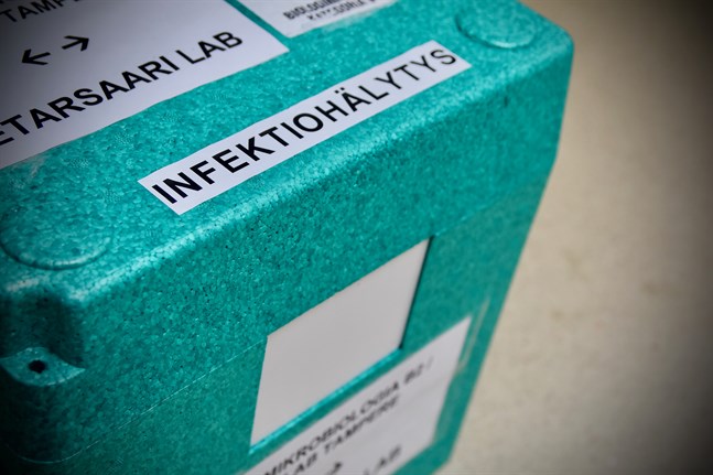 Institutet för hälsa och välfärd rapporterade 324 nya fall av covid-19 på lördagen. Flest nya fall finns i Helsingfors, Vanda, Uleåborg, Åbo och Esbo.