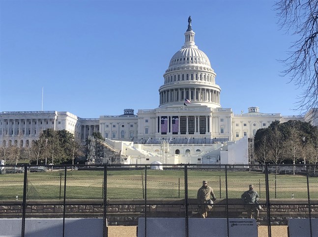 Nationalgardet bevakar kongressbyggnaden Kapitolium i USA:s huvudstad Washington DC, efter stormningen den 6 januari.
