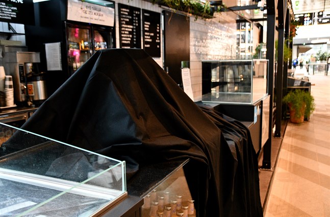 En dryg femtedel av medlemsföretagen i Turism- och Restaurangförbundet uppger att de hotas av konkurs det kommande halvåret.