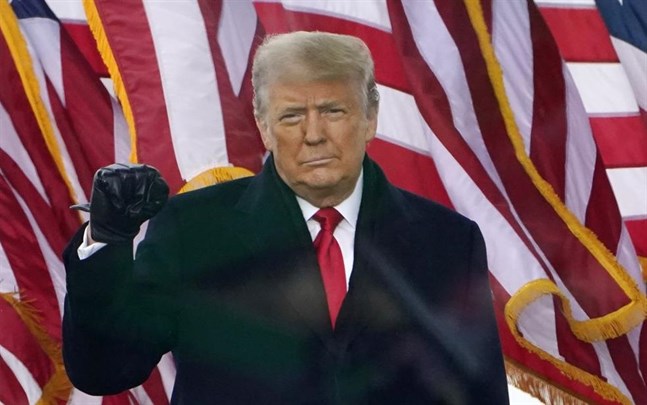 Flera stora internationella företag har avslutat sina samarbeten med Donald Trump efter stormningen av Kapitoleum.