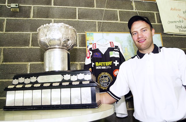 Förre stormålvakten Fredrik Norrena har inte bara spelat i NHL utan är också finländsk, svensk och rysk mästare i ishockey.