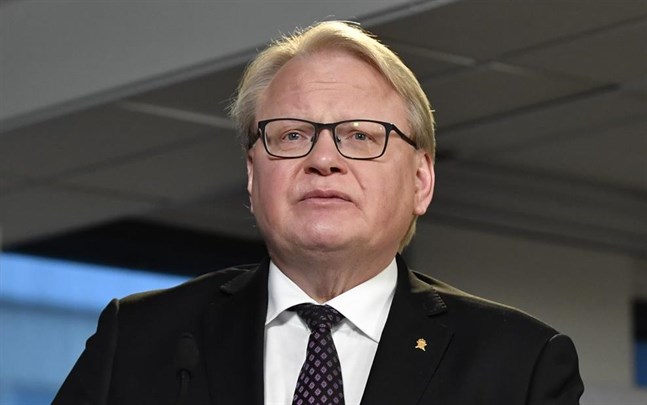 Försvarsminister Peter Hultqvist (S) talar under Folk och Försvars digitala rikskonferens i Stockholm på tisdagen.