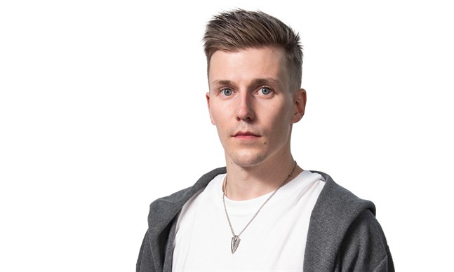 Tommy Hernberg, som växte upp i Jakobstad och numera bor i Karleby, åkte på audition för "The Voice of Finland" för skojs skull – och kom vidare till momentet Rösten avgör.