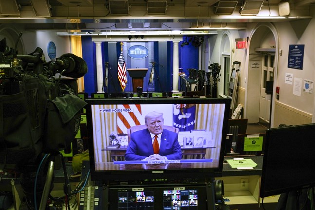 I ett tal som Vita huset har publicerat på Twitter manar president Donald Trump till lugn.