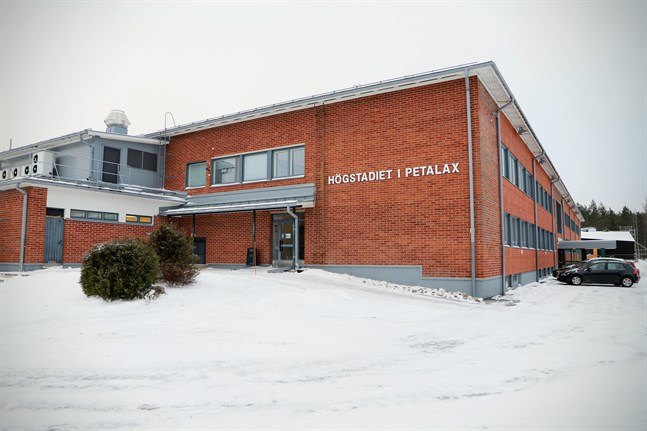 Högstadiet i Petalax