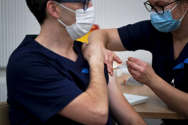 Att ifrågasätta vacciners säkerhet leder till att vaccin i framtiden görs tryggare, hävdar Emma Lill-Their.