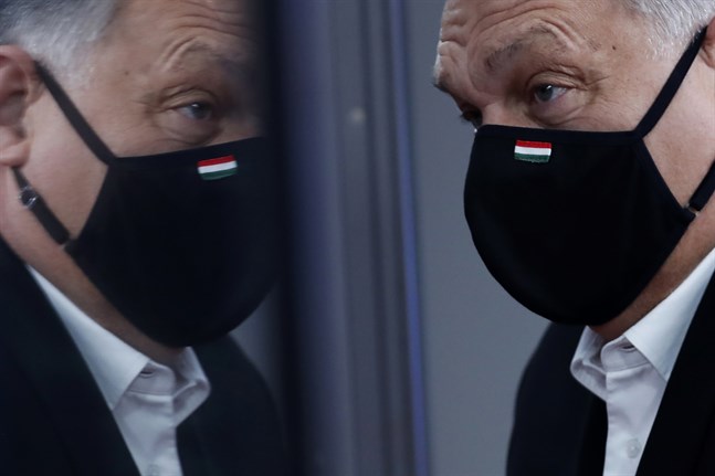 Ungerns premiärminister Viktor Orbán och hans regering har gett tillstånd för användande av covid-19-vaccin från Astra Zeneca och ryska Sputnik.