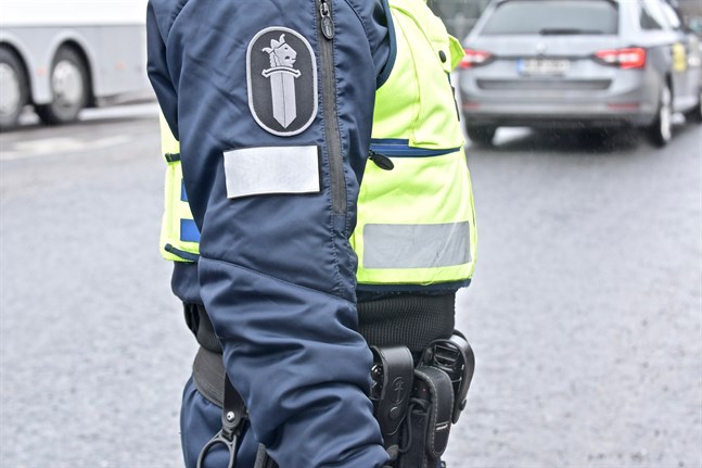 Polisen i Björneborg larmades till olycksplatsen omkring klockan 13 på torsdagen.