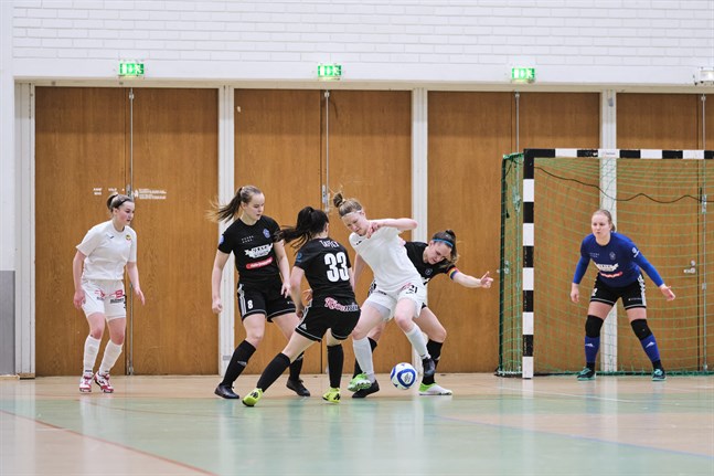 Det blev ingen ligamatch i Vamia i helgen. Bilden är från FC Sport – KaDy i slutet av januari.