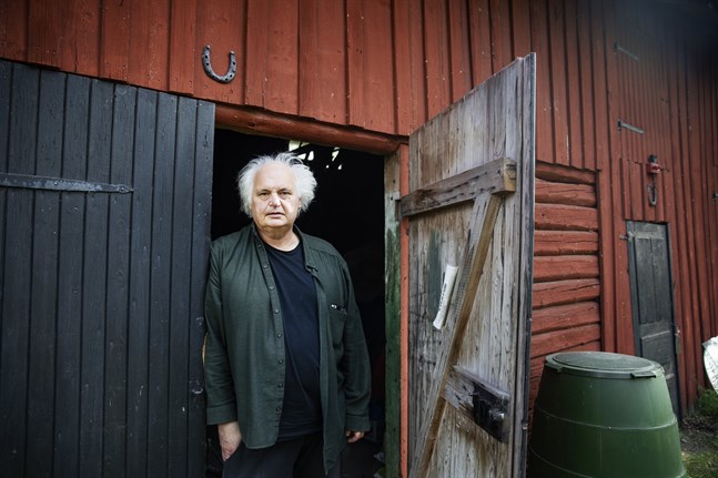 Göran Greider ska genomgå behandlingar för blodcancer under hela våren men hoppas kunna fortsätta att skriva. Arkivbild.