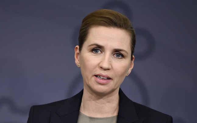 Danmarks statsminister Mette Frederiksen vill utöka möjligheterna till tvångsadoption.