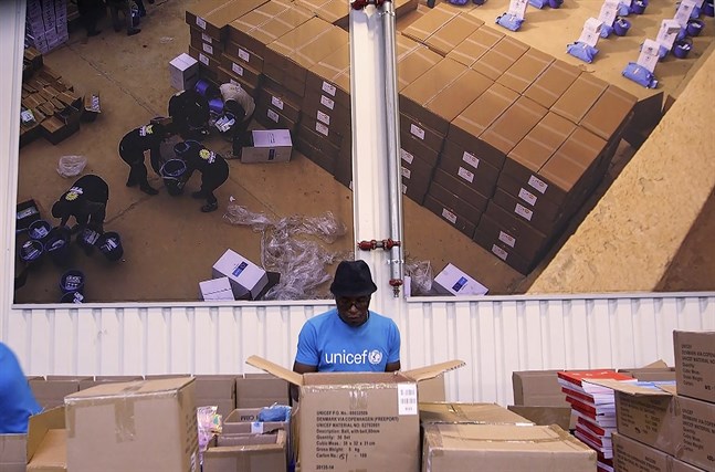 Unicefs lager i Köpenhamn, det största i sitt slag i världen. Det är bland annat härifrån distributionen av vaccin inom Covax ska ske. Bild från oktober 2020.
