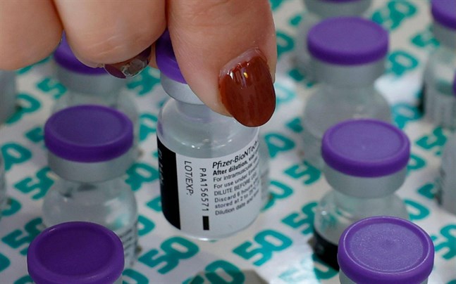 Pfizers delårssiffror visar att vaccinet ger koncernen stora inkomster.