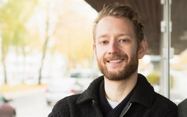Frank Sandqvist, som driver mjukvaruföretaget Smidyo i Nykarleby, har skapat en digital plattform som gör det lika enkelt att sälja tjänster som varor på nätet.