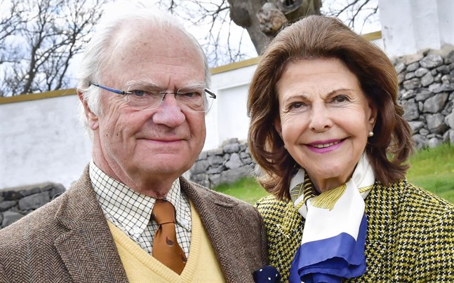 Kung Carl XVI Gustaf står i fokus i TV4 och C Mores planerade tv-serie om det svenska kungahuset. Drottning Silvia lär också finnas med på ett hörn.
