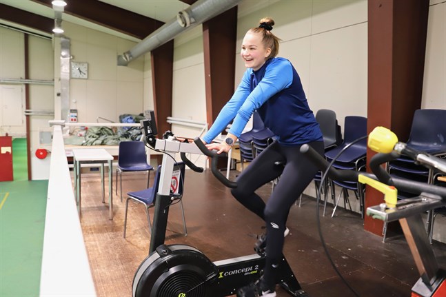Tanja Ali-Marttila bor i Malax och tränar på gymmet i Pixnehallen ett par gånger i veckan – vid sidan om fotbollsträningarna med Vasa IFK.