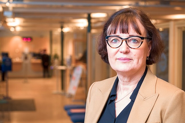 Agneta Ström-Hakala blir ny vd på Pedersörenejdens Andelsbank, den fjärde i ordningen och första kvinnan någonsin.