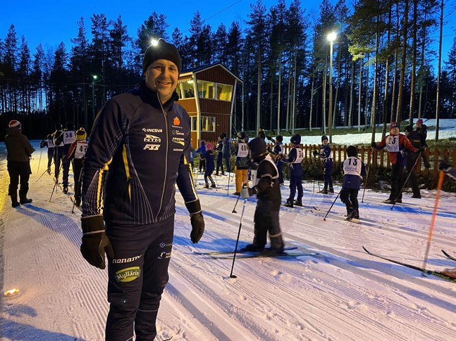 Johan Hertsbacka fortsätter leda NOK som i sommar ordnar ett storevenemang.