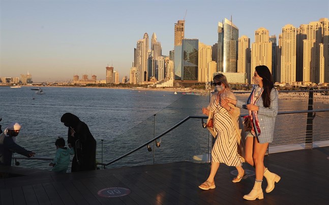 Dubai har marknadsfört sig som det ideala turistmålet i pandemin. Men nu ökar fallen av covid-19.