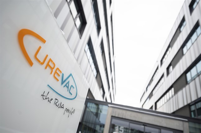 EU:s läkemedelsmyndighet EMA har påbörjat en så kallad löpande utvärdering av vaccinet från det tyska läkemedelsföretaget Curevac. Arkivbild.