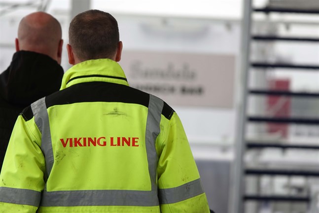 Permitteringarna av Viking Lines personal förlängs till den 31 mars nästa år.