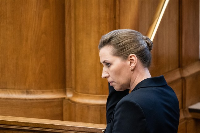 "Vi måste tänka på testning som en viktig förutsättning för att vi ska få mer och mer av våra vanliga liv tillbaka", säger statsminister Mette Frederiksen (S). Arkivbild.