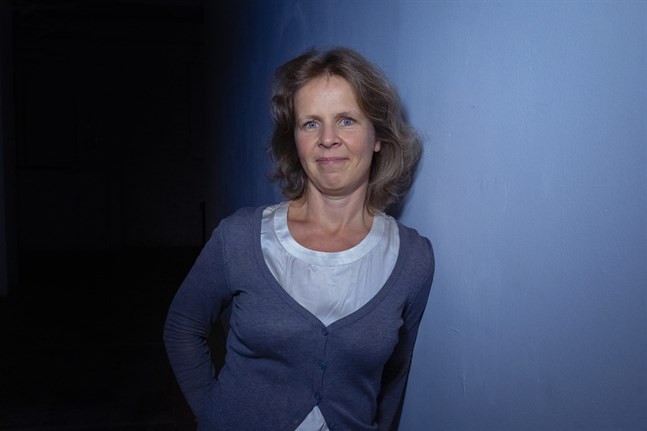 Anna-Lena Laurén är aktuell med boken "Sammetsdiktaturen" med underrubriken "motstånd och medlöpare i dagens Ryssland".