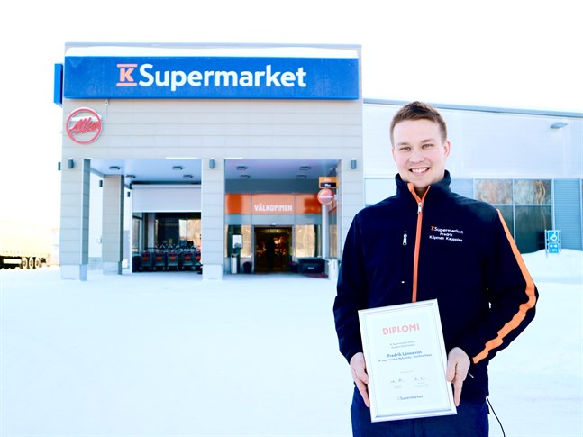 Fredrik Lönnqvist kan efter ett år som köpman stoltsera med utmärkelsen årets nykomling 2020.