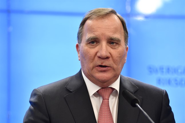 Statsminister Stefan Löfven (S) reagerar med vrede på hoten mot Folkhälsomyndighetens personal. Arkivbild.