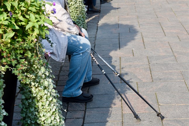 Enligt Statistikcentralens prognos är finländarnas förväntade livslängd år 2070 mer än 90 år. Enligt Eurostats prognos skulle den däremot vara något över 88 år.