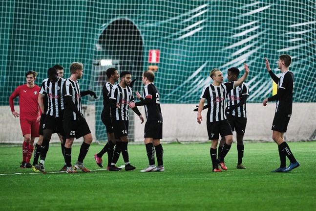 VPS säkrade förstaplatsen i sin cupgrupp genom en 3–1-seger mot Jaro. Innan det sänktes RoPS med 0–3 och i premiären borta mot KPV blev det 1–1.