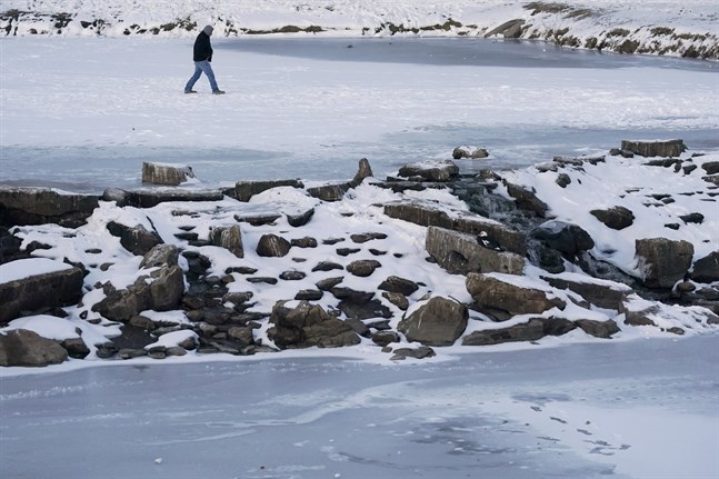 Kylan och snön slog till stor del ut elnätet i Texas och flera miljoner hushåll var utan ström.