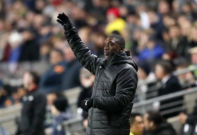 Clarence Seedorf har bland annat jobbat som tränare för Kameruns landslag.