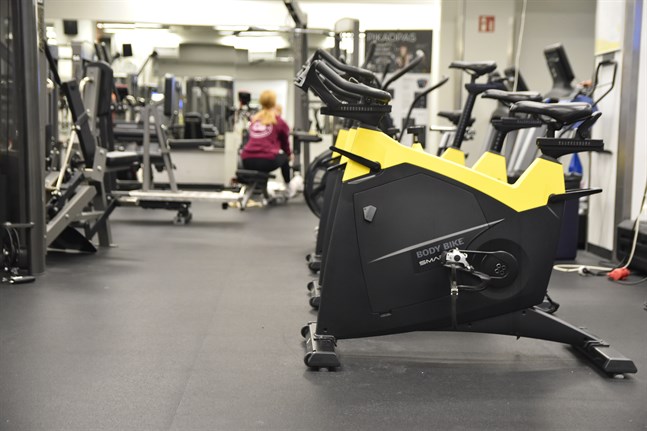 Ändringarna i lagen om smittsamma sjukdomar ger myndigheterna rätt att helt stänga exempelvis privatägda gym.