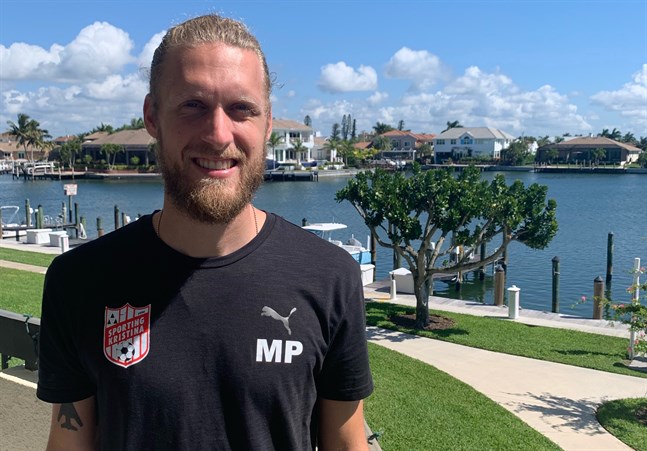 Sportings tränare Matt Poland befinner sig i USA.