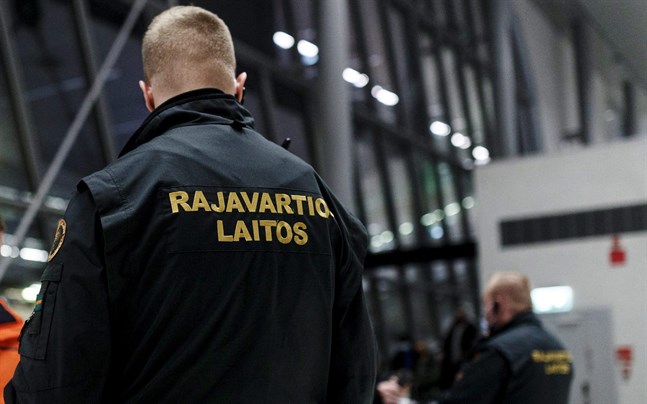 Finland får kritik från EU för sitt sätt att försöka stoppa smittspridningen.