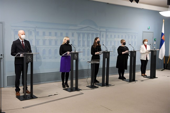 Ministrarna Jussi Saramo, Maria Ohisalo, Sanna Marin, Annika Saarikko och Anna-Maja Henriksson.
