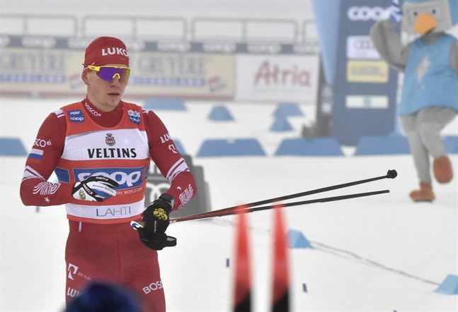 Aleksandr Bolsjunov under världscupen i Lahtis där han tappade ansiktet totalt på upploppet och efter målgång.