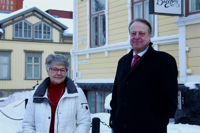Styrelsemedlem Barbro Kloo och ordförande Mikael Österholm säger att 2021 borde tillägnas barn och unga. – För unga är ett år en lång tid, säger Kloo och syftar på konsekvenserna av pandemin.