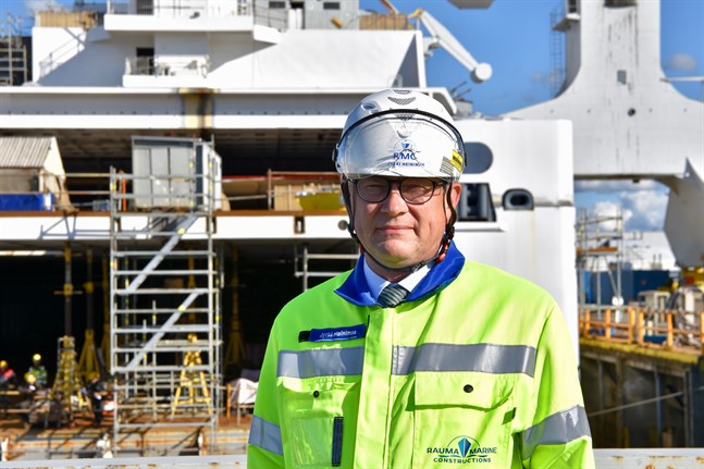 Enligt Jyrki Heinimaa, vd vid Rauma Marine Constructions i Raumo, kräver varvet nolltolerans av sina underleverantörer beträffande corona. Arkivbild.