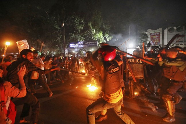 Oroligheterna fortsätter i Bangladesh.