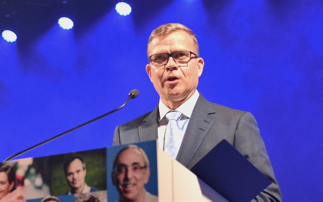 Partiordförande Petteri Orpo sade under partikongressen i september att han tror på en valseger i vårens kommunalval. Den åsikten håller han fortfarande fast vid.